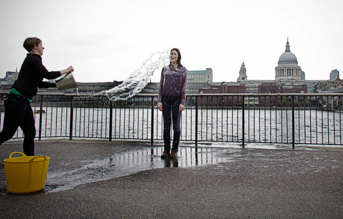 Anna Raimondo videostill de Untitled (a stranger, the water and what I am) à Londres