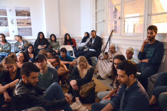 Gnawa jours et nuit de Julien Crespin et Chloé Despax, séance d'écoute au Cube - independent art room à Rabat