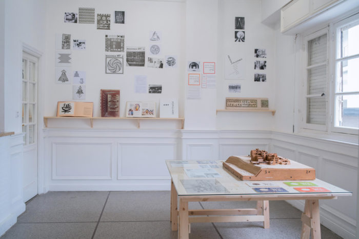 Bauhaus imaginista: learning from. Vue de l'exposition avec Kader Attia, Maud Houssais, Marion von Osten et Grand Wilson au Cube - independent art room, Rabat, Maroc