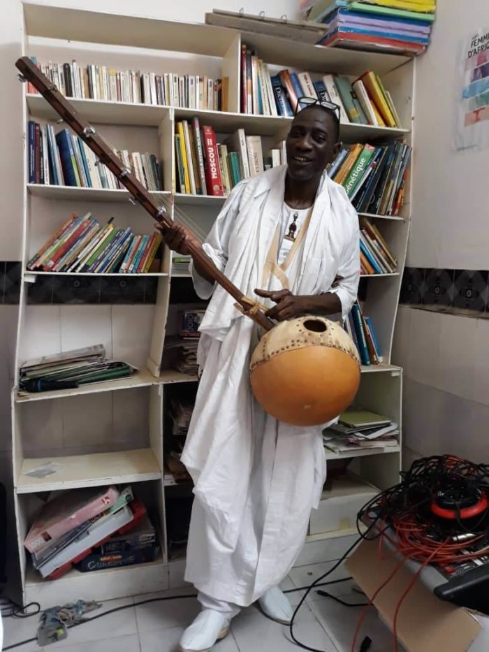 Siré Camara interprète un poème de l'auteur mauritanien Djibril Sall Moment
